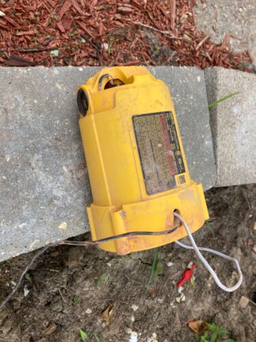 DeWalt OEM Chop Saw D28715 part parts motor housing only