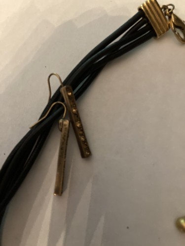 4 Strand Black And Gold Ladies Necklace + Earrings 20”+ - Picture 3 of 4