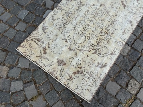 Handmade rug,Turkish rug,Runner rug,Vintage runner rug,Home decor | 2,6 x 8,3 ft - Picture 8 of 11