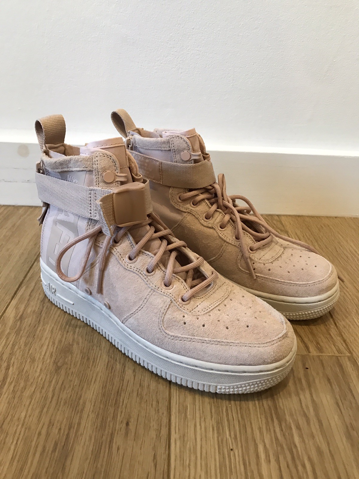 nike af1 gamuza