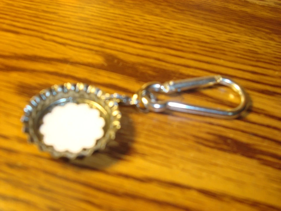 SKULL X-RAY 3D design Bottle Cap Polyurethane Dome Carabiner Hook key chain - Image 4 of 4