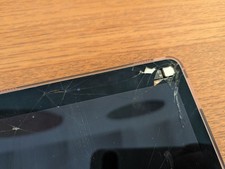 iPad Pro 9.7" 1st gen Wifi + cell - A1674 - *BLOCCATO* *ROTTO*