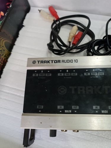 Native Instruments Traktor Scratch A10 Digital - Imagen 3 de 10