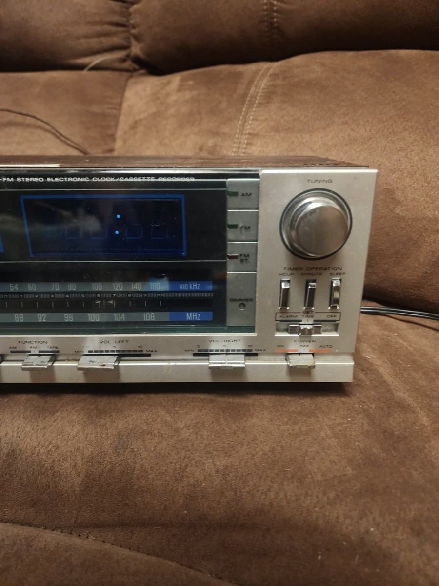 Vintage áudio system Vintage Rare Soundesign AM/FM Stereo System Cassette Model