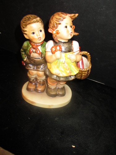 Figurina Hummel Goebel al mercato 49/0 TMK 6 MADE IN GERMANY L302 LK