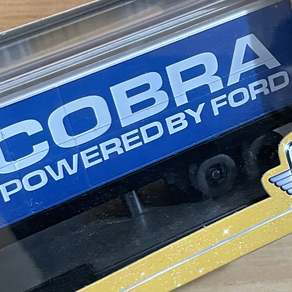 M2 Machines Auto-Haulers 1956 Ford C-500 COE Truck & Shelby Cobra Trailer 1:64 - Image 3 of 4