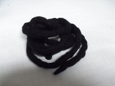 Gedifra Wollfilzschnur gewalkt schwarz ca.1,50m Felted Snake