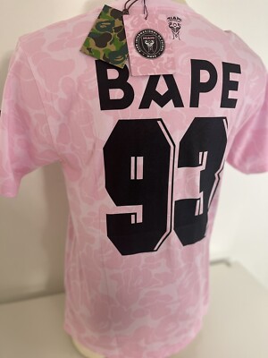 お*読様 A Bathing Ape Miami Tシャツ ピンク BAPE® x INTER MIAMI CF – us.bape.com