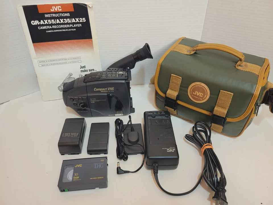 JVC GR-AX35 Compact VHS Camcorder Camera with Carrying Bag For Repair or Parts - Image 2 of 4