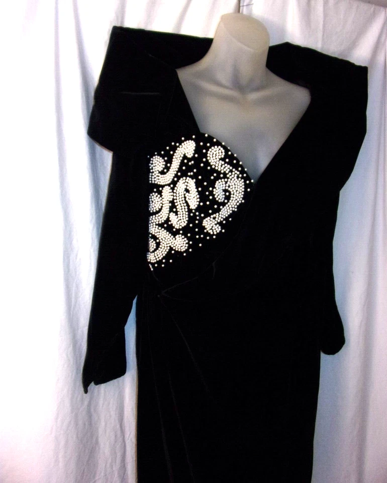 Impresionante vestido de noche de terciopelo negro tafetán rosa detalle de perlas M/L Foto 2 de 4