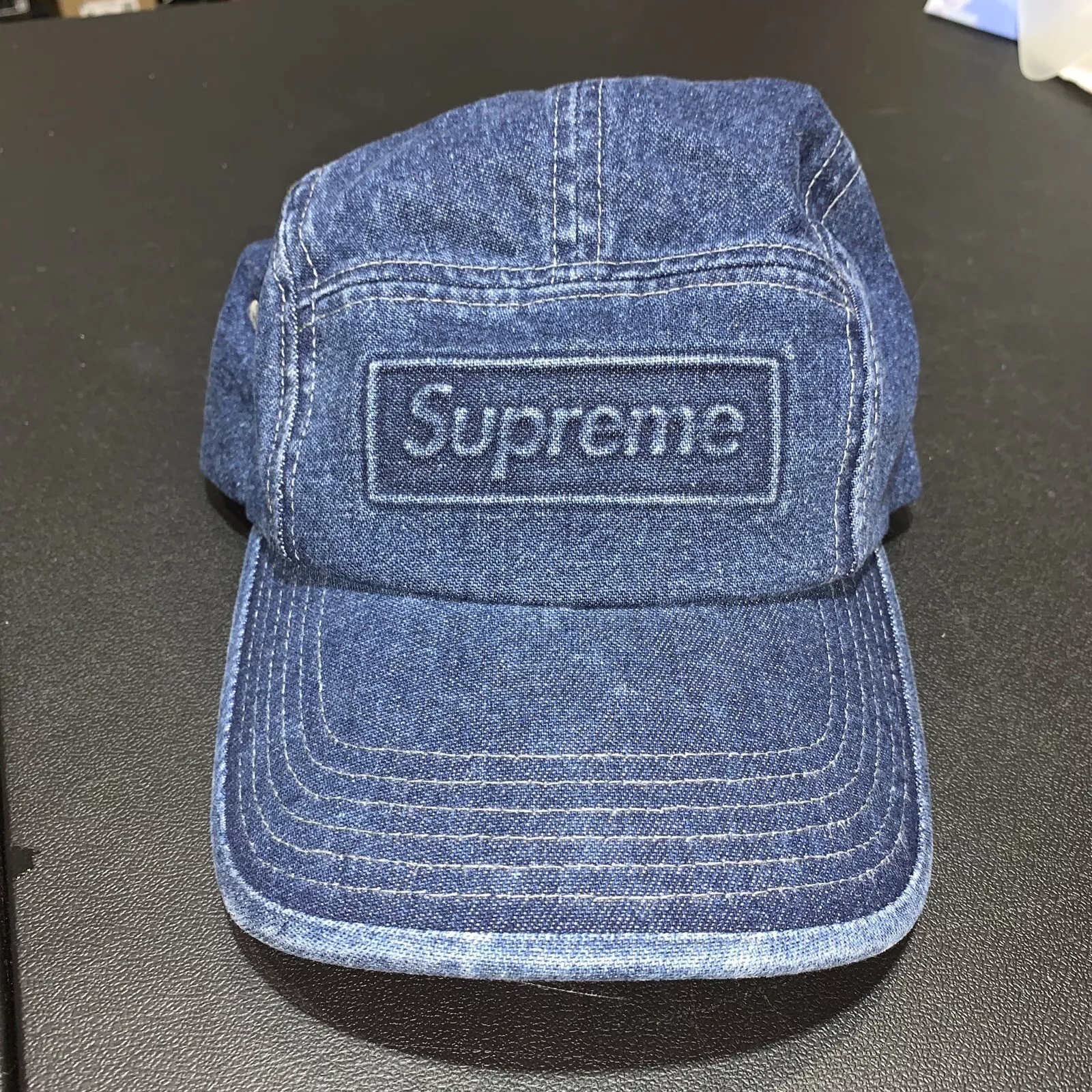 Casquette en denim gaufré Supreme SS20 boîte bleue logo Bogo D'OCCASION