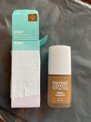 Models Own Runway Foundation - 30ml Liquid SPF 30 Espresso 12 Oil Free BNIB