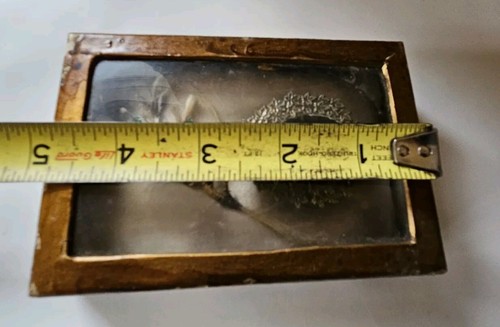 Victorian Mourning/Remembrance Photo Of Baby With Hair. Small assembly box - Picture 11 of 15
