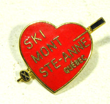 Vintage Mont Ste Anne Lapel Pin Resort Quebec Canada Skiing Ski Mountain Heart