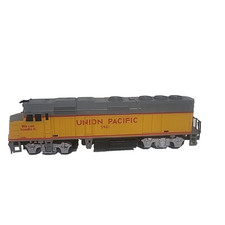 Untested HO Scale Union Pacific 3901 yellow gray 1:87 scale Locomotive "AS IS"
