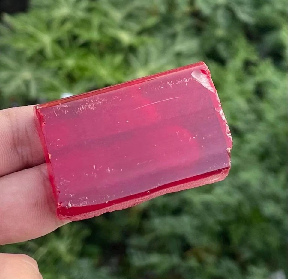 Piedra preciosa suelta natural áspera rubí birmano rojo 350,17 quilates certificado GIE Foto 2 de 4
