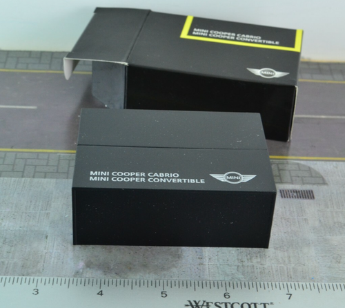 Herpa 8835 Special Edition Mini Cooper Convertible in Folding Box Black 1:87 - Picture 2 of 3
