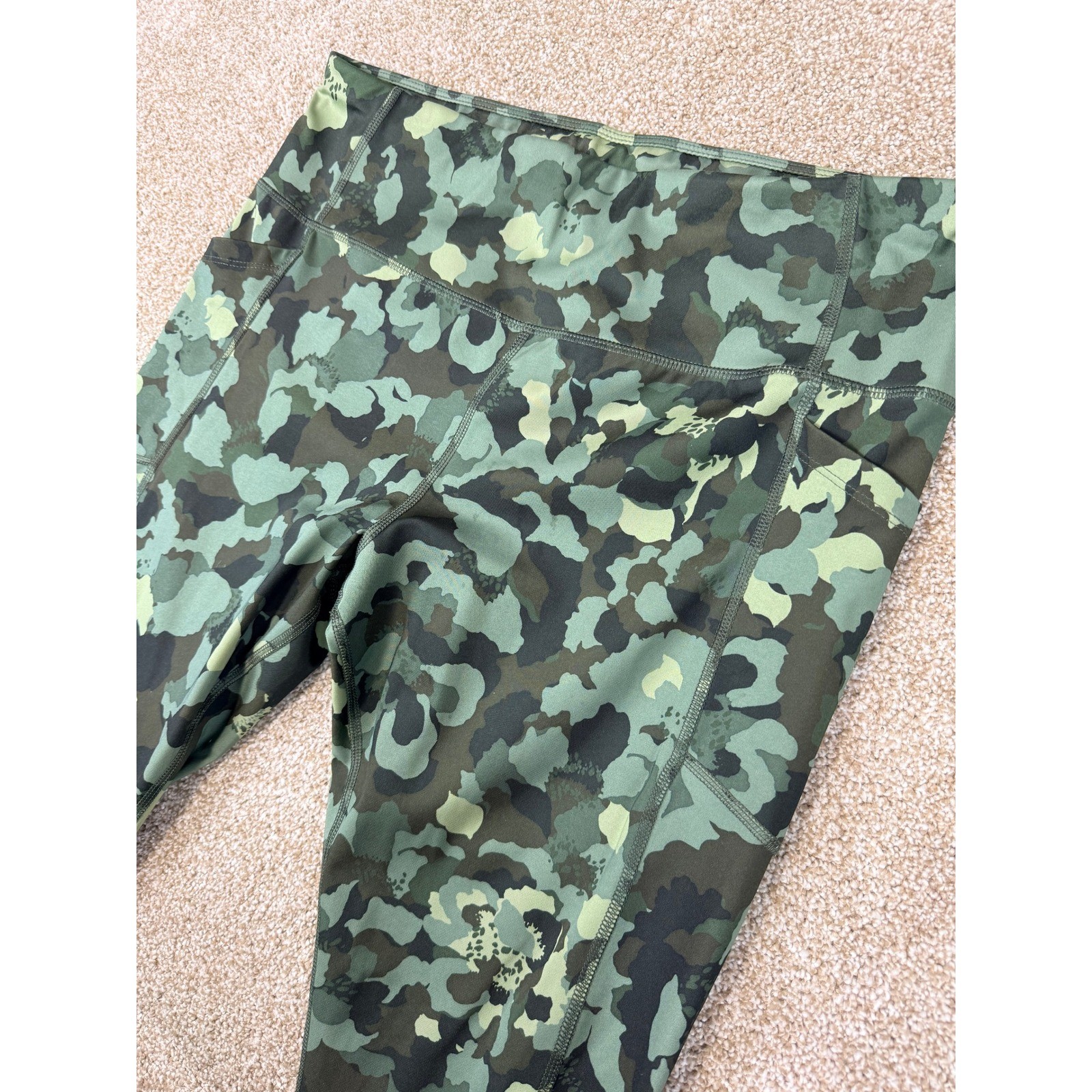 Avia Womens XL 16 18 Green Camo High Waisted Leggings Pockets Yoga Gym Workout