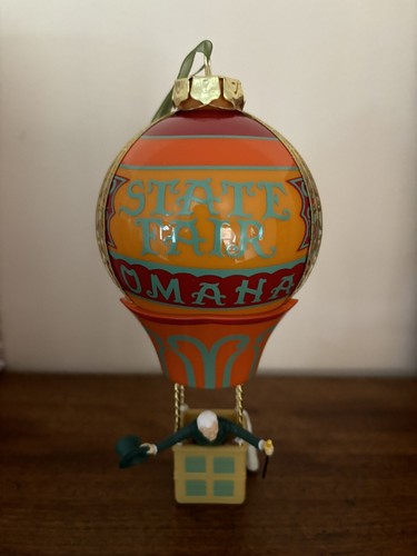 “Up Up And Away” NIB Wizard Of Oz In Balloon 2019 Hallmark Christmas Ornament - Picture 2 of 7