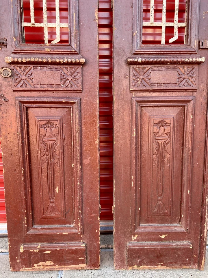 Puertas arquitectónicas antiguas de madera y hierro rescatadas. Bodega Granero Gran Entrada Foto 3 de 4
