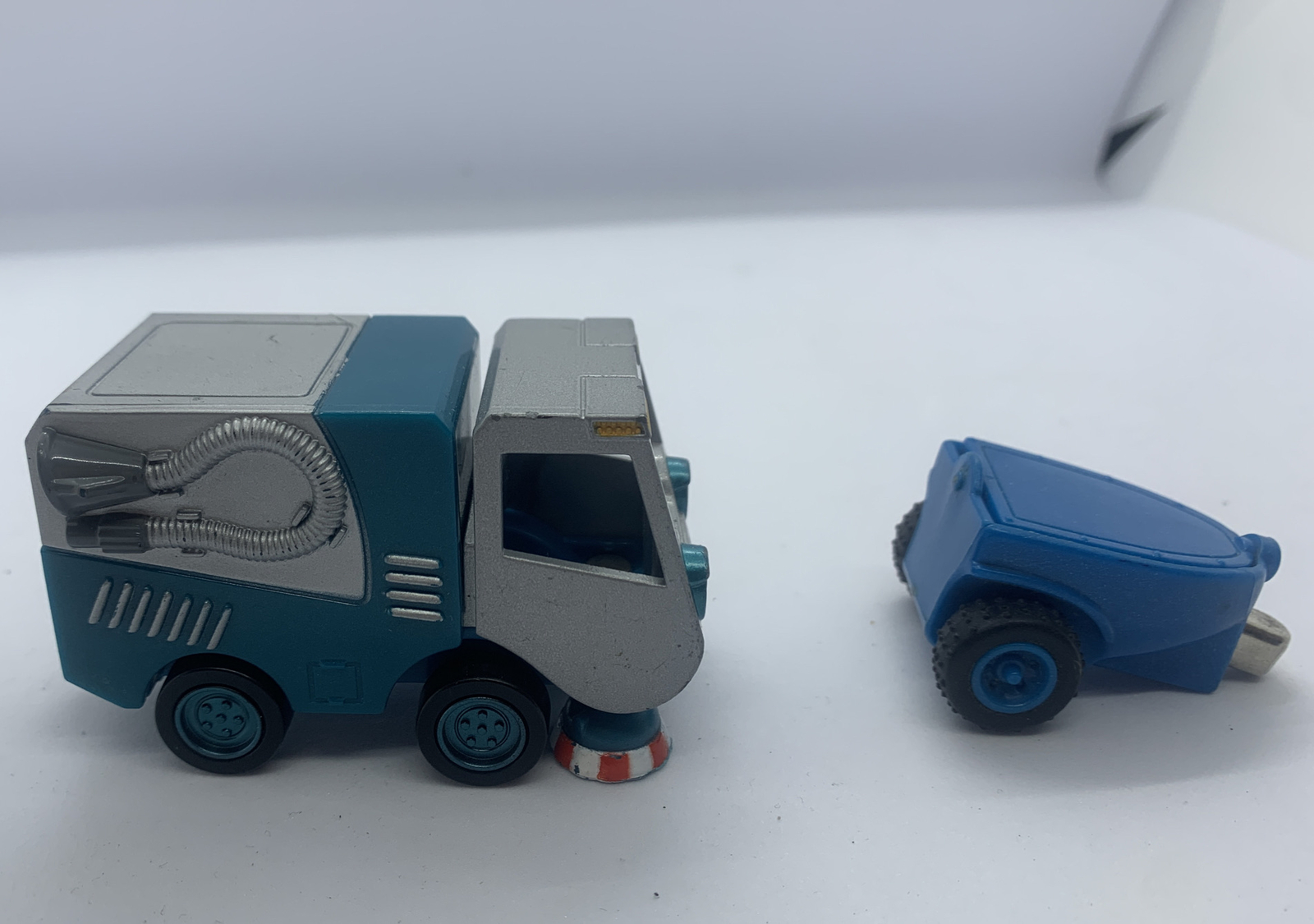 Picture 2 of 3
