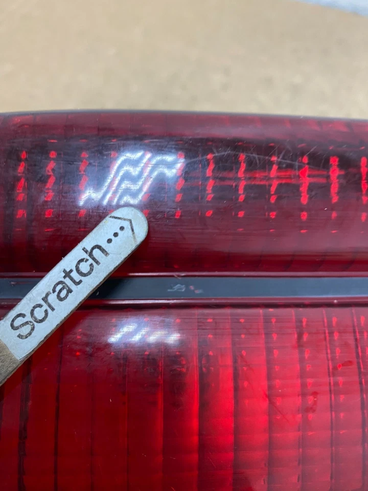 Luz trasera izquierda del lado del conductor Ford Escort 1986-1989 OEM O6481 DW Foto 4 de 4