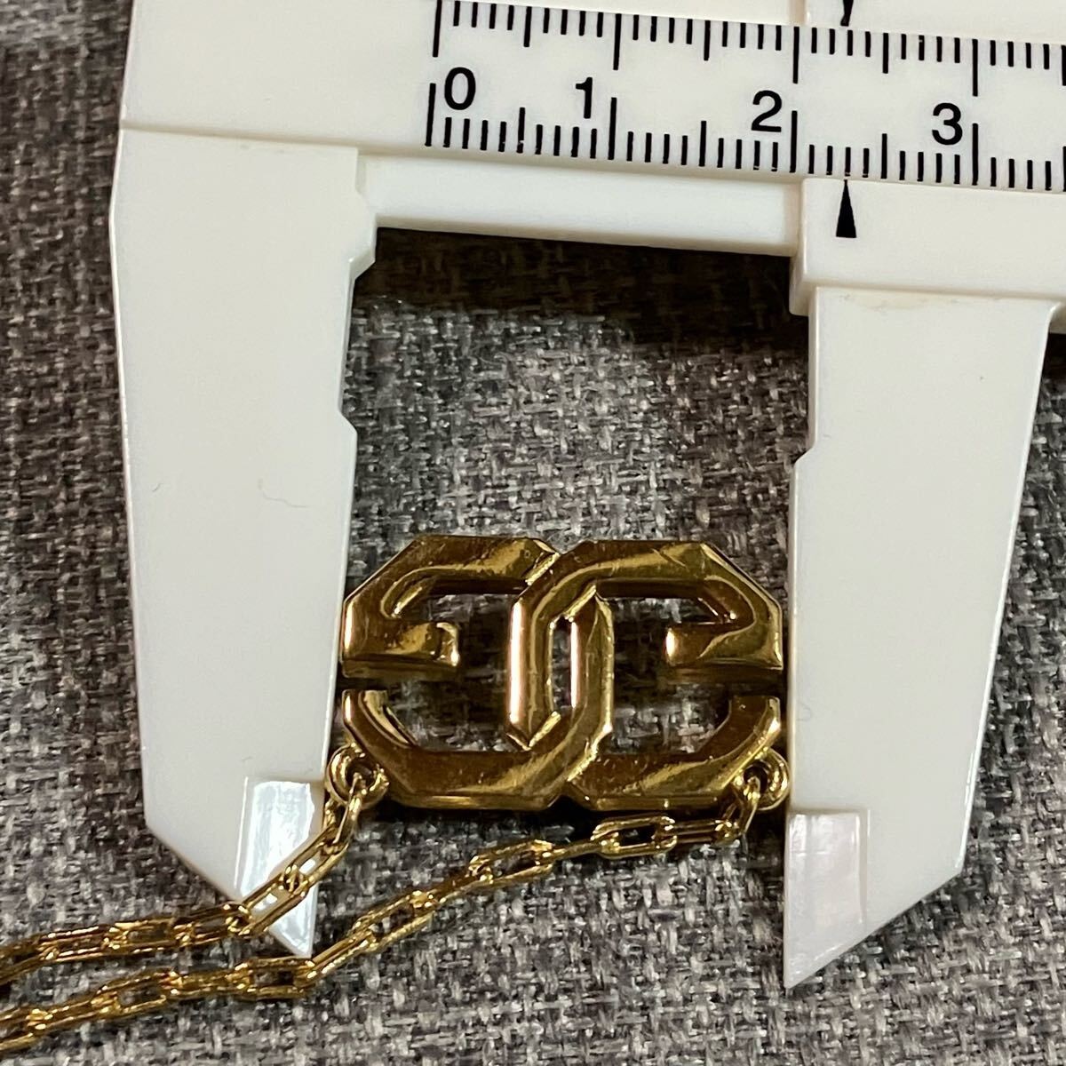 [m] Good condition GIVENCHY logo necklace gold color vintage thumbnail 9