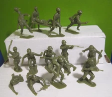 MARX BATTLEGROUND PLAYSET MOLD SHOT US MEDICAL GIs WAXY PLASTIC TOY SOLDIERS