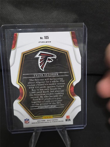 2022 Panini Select Premier Level Tyler Allgeier #105 Red & Blue Prizm Die-Cut RC - Picture 2 of 2