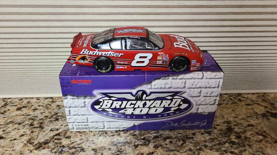 Coche diecast Action 1:24 Dale Earnhardt Jr #8 Budweiser Brickyard 400 1/24 Foto 2 de 3