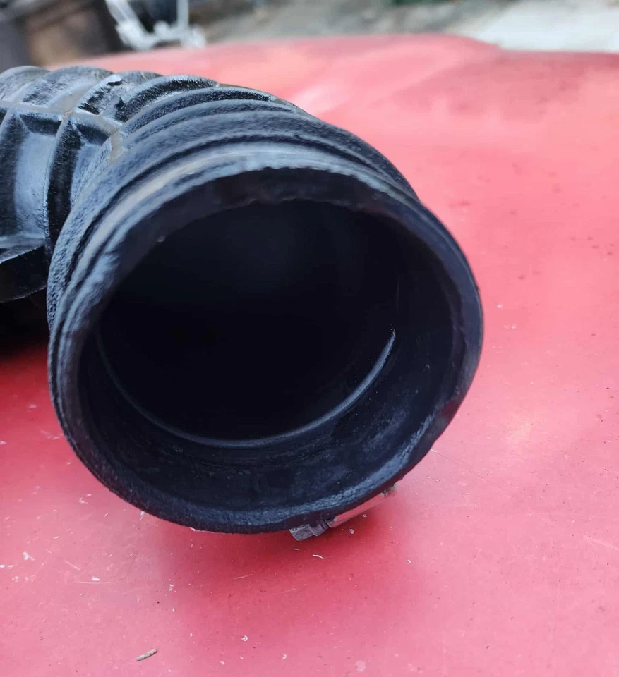 Chevrolet Tracker 1999-2004 2,0 L OEM tubo filtro de aire con abrazaderas Foto 4 de 4