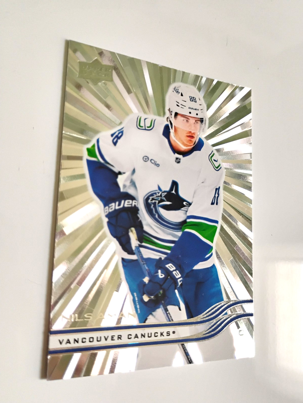 25 26 UPPER DECK SILVER OUTBURST NILS AMAN #425