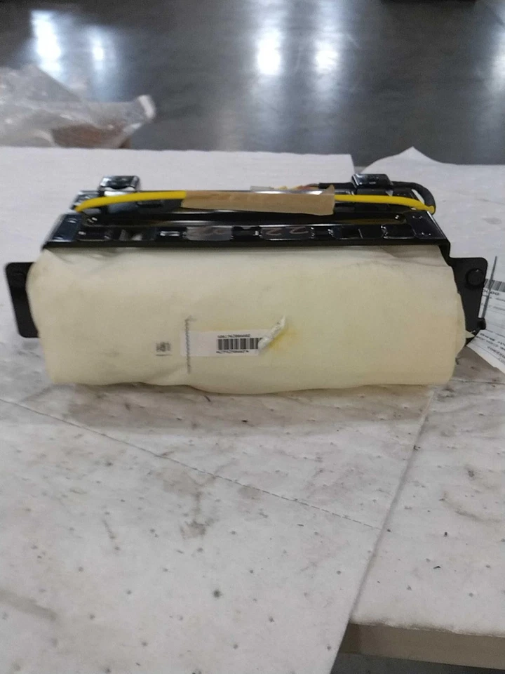 2006 Chevrolet Colorado Instrument Panel Air Bag OEM Blue 133K Miles NJ25-22302 Foto 2 de 4