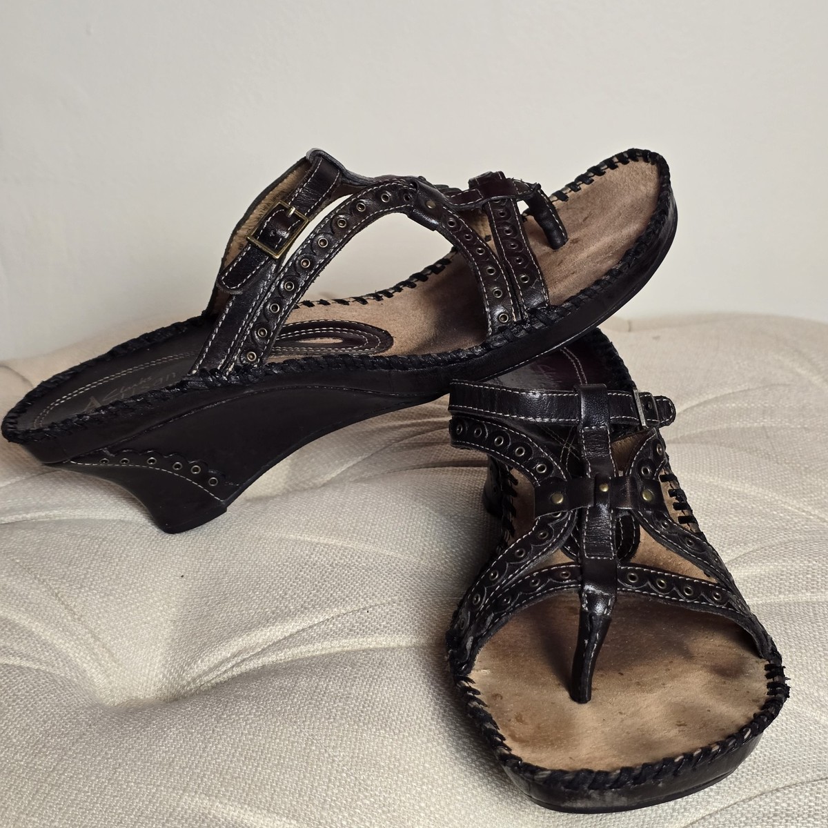 Clarks Artisan Sago Wedge Sandals Womens Size Black Leather