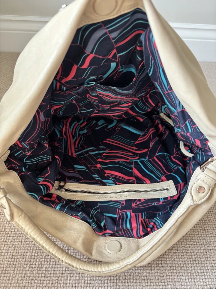 marc by marc jacobs standard supply workwear hobo bag in gray/ white - Image 3 of 4