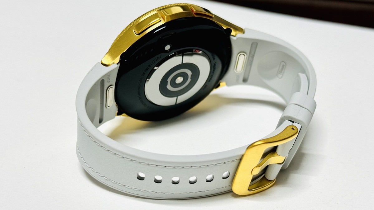 Samsung Galaxy Watch 6 47mm Custom 24k Gold With A Luxury Samsung Galaxy Watch 6 47mm Custom 24k Gold With A Luxury