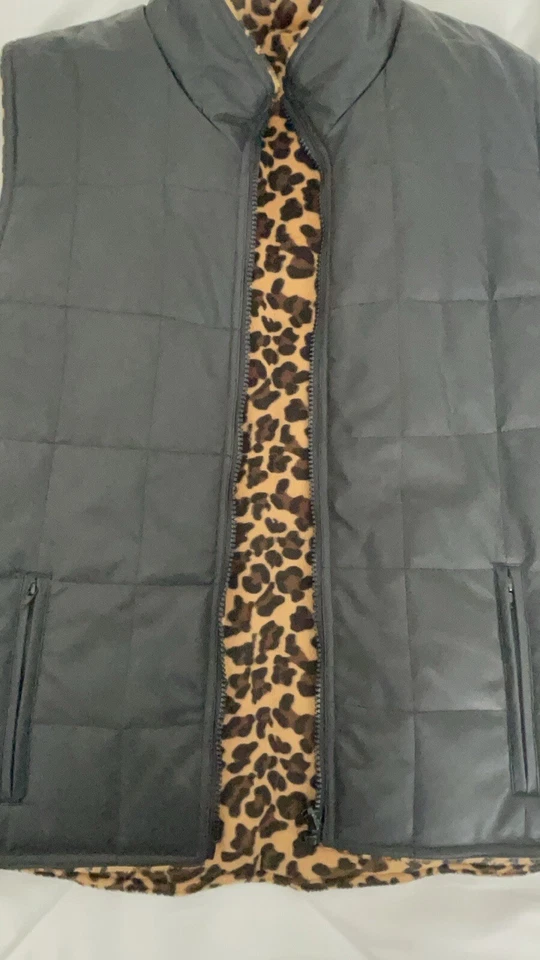 KC Collections Women's Cheetah Print Black Quilted Vinyl Reversible Vest Size XL - Image 2 of 4