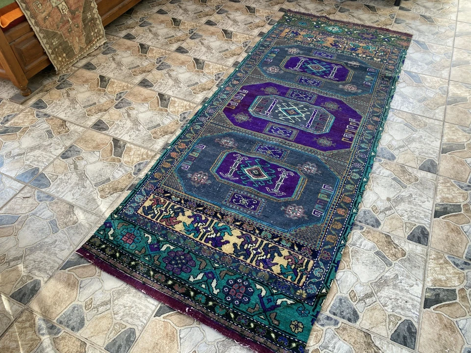 Alfombra tribal Oushak de lana hecha a mano turca vintage de los años 70 3,3 × 8,2 Foto 2 de 4