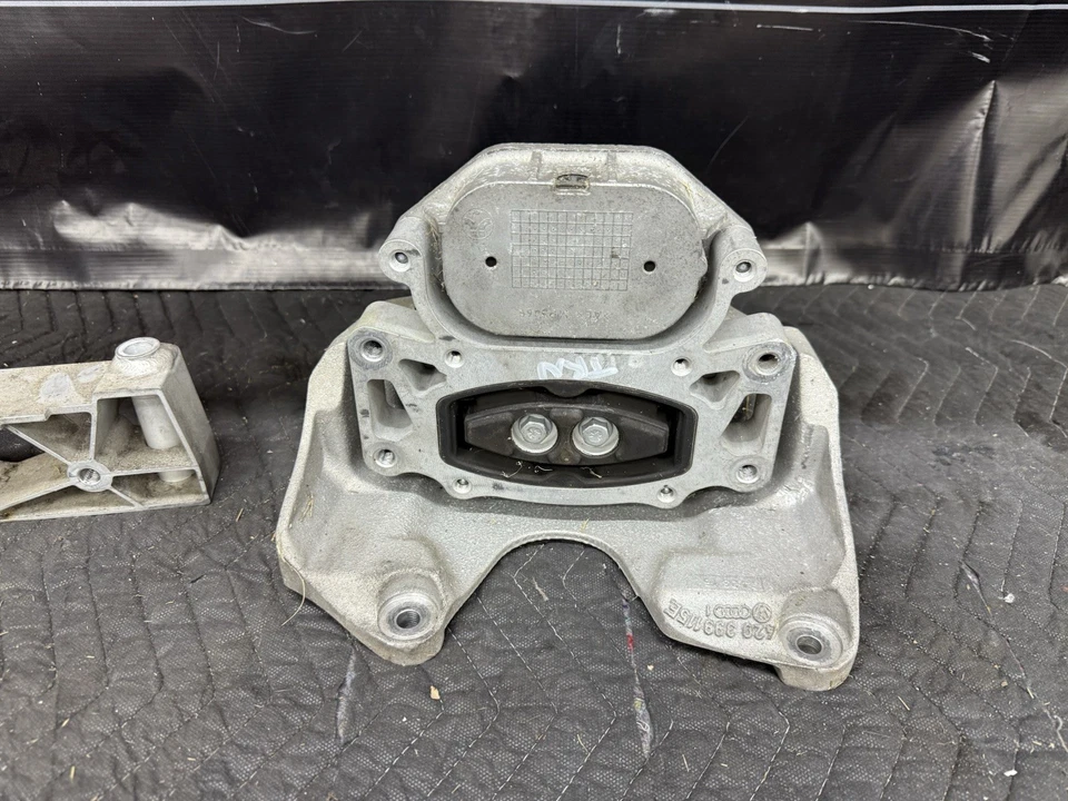 2017-2023 AUDI R8 AWD 5.2L REAR AUTOMATIC TRANSMISSION SUPPORT MOUNT BRACKET OEM - Image 2 of 4