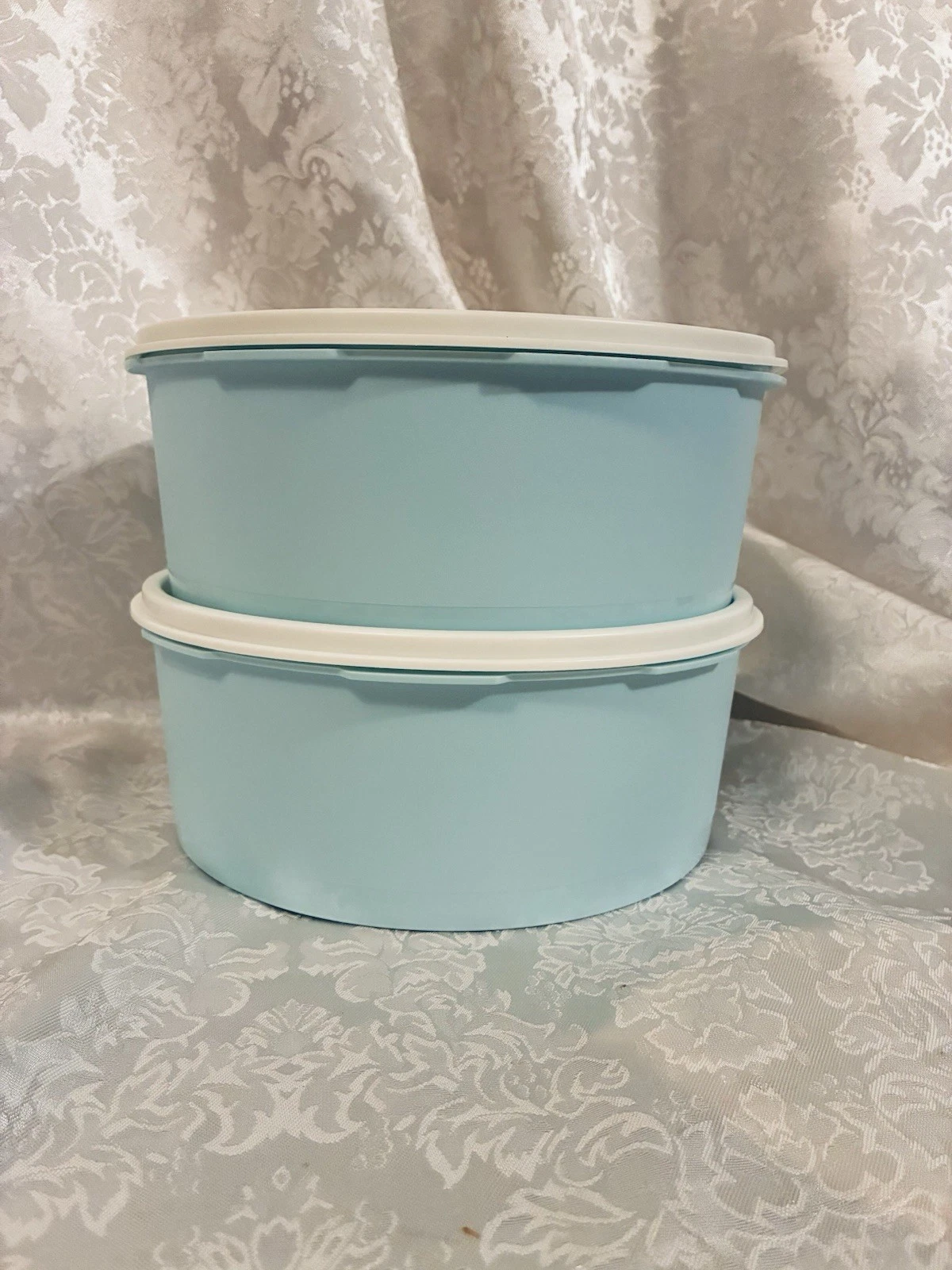 2 Tupperware Servalier Stacking Canisters 8C Capacity Light Blue One Touch Seal
Opens in a new windo