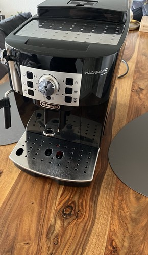 De'Longhi Magnifica S ECAM 21.116.B Kaffeevollautomat - Schwarz (0132213097)