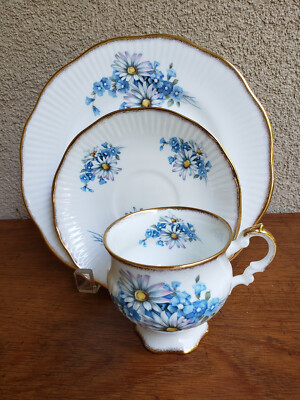 Rare Elizabethan Fine Bone China England set #3 Tea cup & Saucer