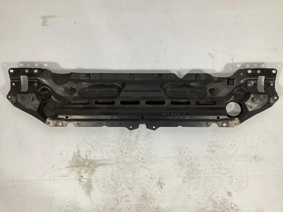 BMW 528i E60 2008-2010 soporte de radiador superior delantero 7502056 OEM. Foto 4 de 4