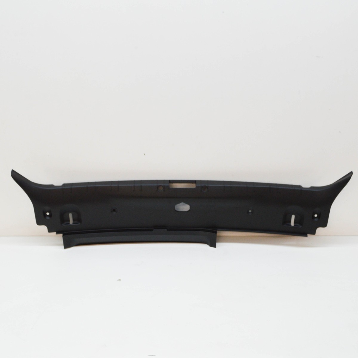 BMW 7 E65, E66 Rear Trunk Trim Panel 8223560 51478223560 NEW 