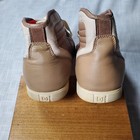 Picture 18 of 24
