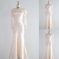Boho Satin Long Sleeve Wedding Dresses Scoop Neck Sweep Train Bridal Gowns