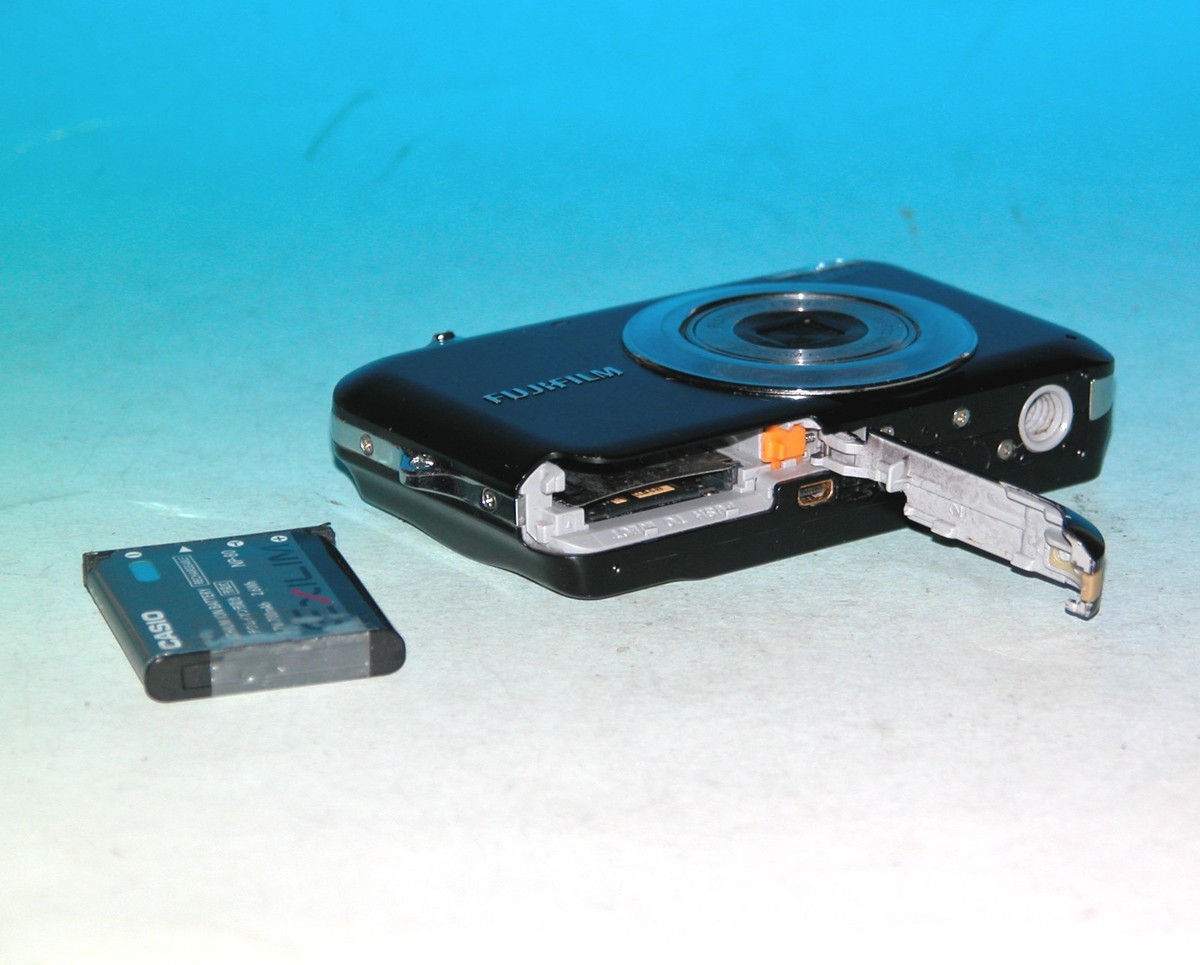 Buy Fujifilm FinePix JV Series JV100 12.2MP Digital Camera