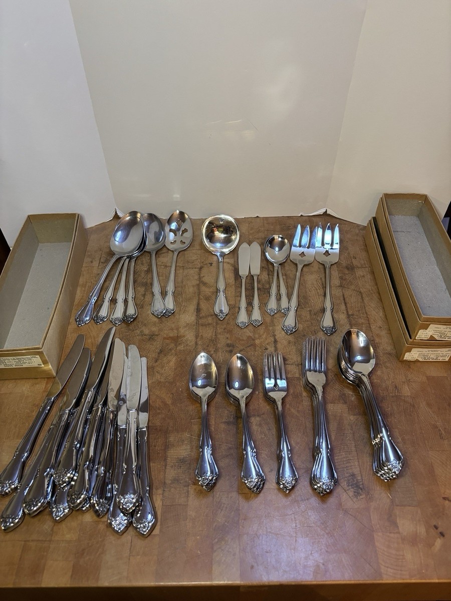 Oneida 552 Arbor Rose Stainless Flatware Ltd 1881 Rogers 73 Pcs +