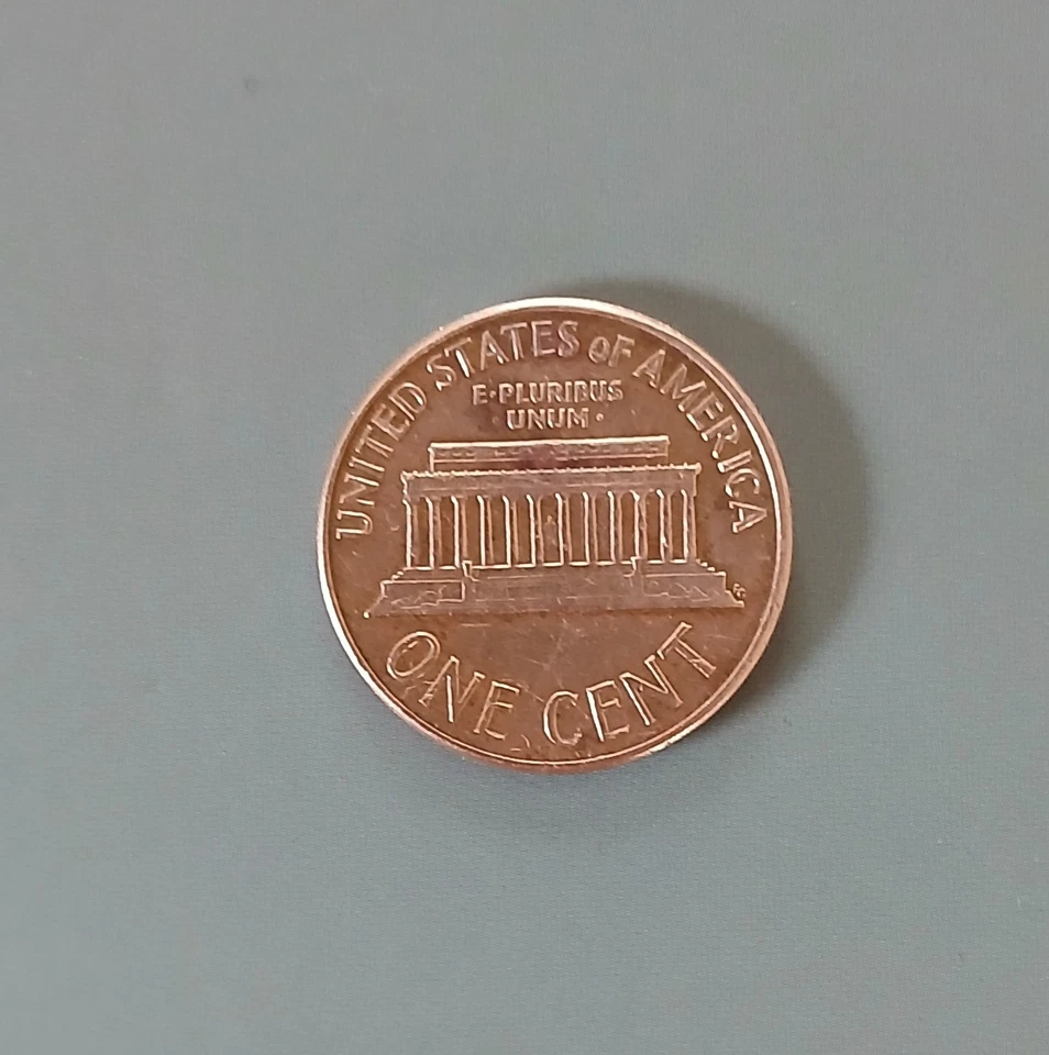 1962 D Lincoln Penny with Error on Top Rim L in Liberty, and IN GOD WE TRUST . - Image 4 of 4