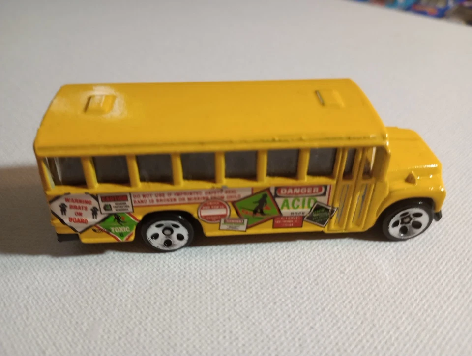 Autobús escolar Hotwheels Brats 1999 a bordo amarillo Ford 5 puntos ruedas cromadas Foto 2 de 4